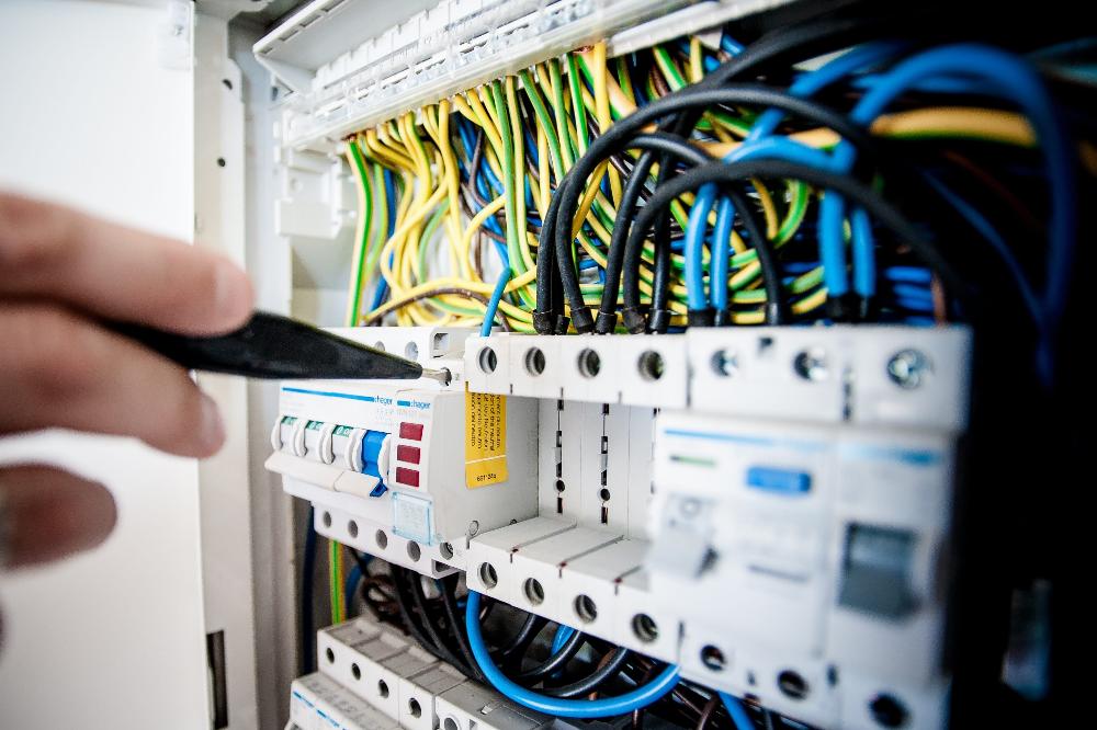 Как получить лицензию на электромонтажные работы
